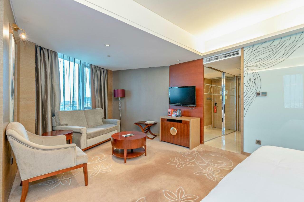Guangzhou New Century Hotel Exterior foto