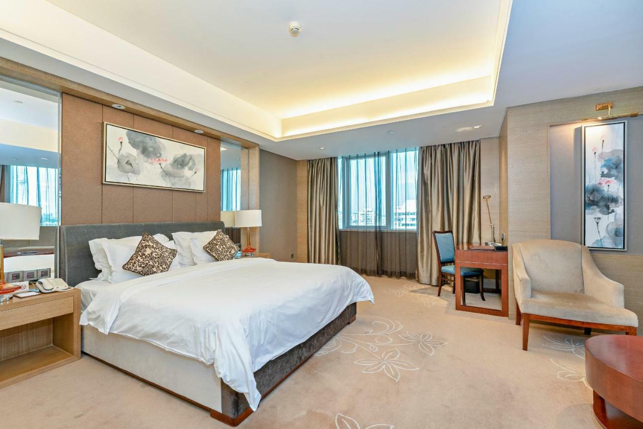 Guangzhou New Century Hotel Exterior foto